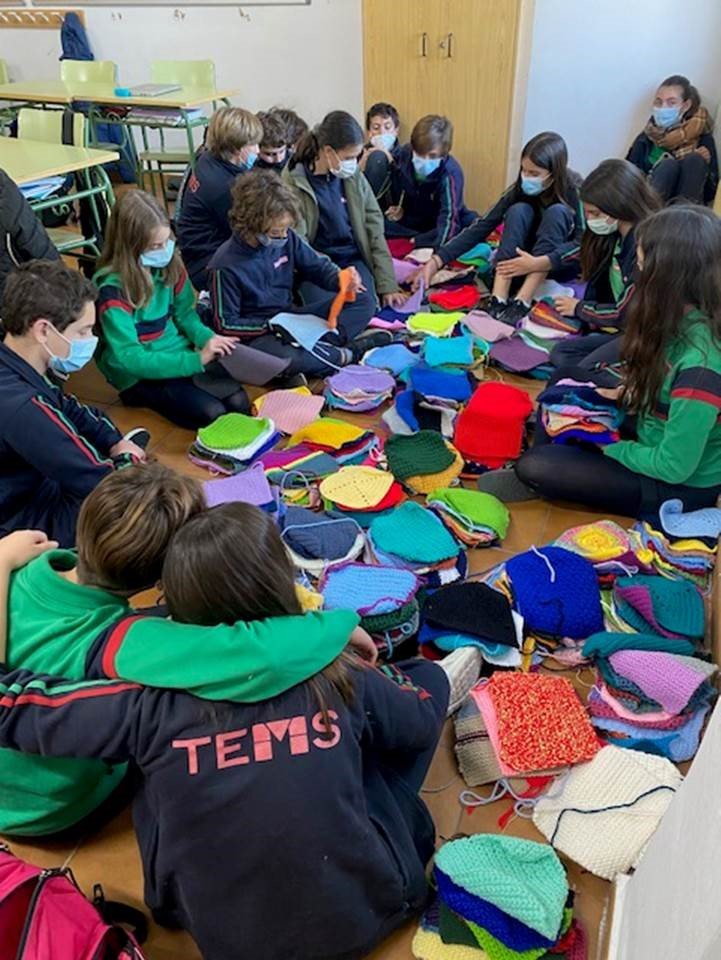 knitting4 TEMS students knitting